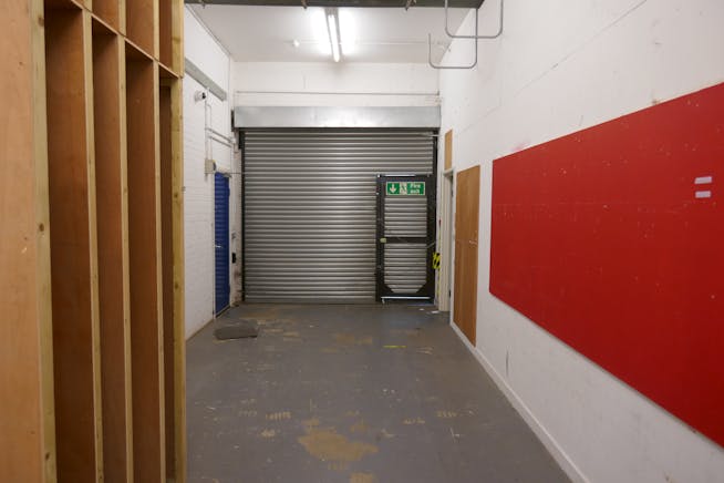 Units 32-33,38,39, Oakwood Hill, Loughton, Industrial / Offices / Other To Let - P1000932.JPG