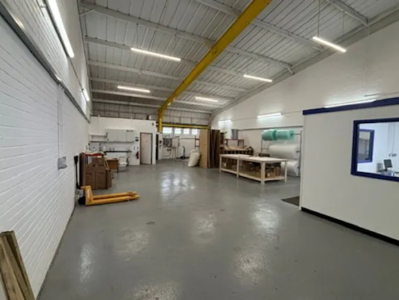 Unit 21 Lion Court, Basingstoke, Industrial To Let - LionCourt,21Picture16 - 17 09 2026.jpg