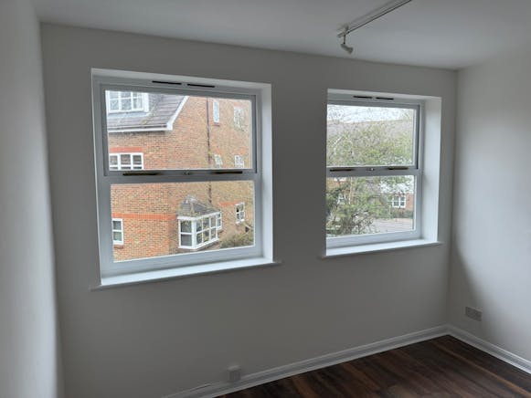 10B Robin Hood Road, Woking, Offices To Let - IMG_6930.JPEG