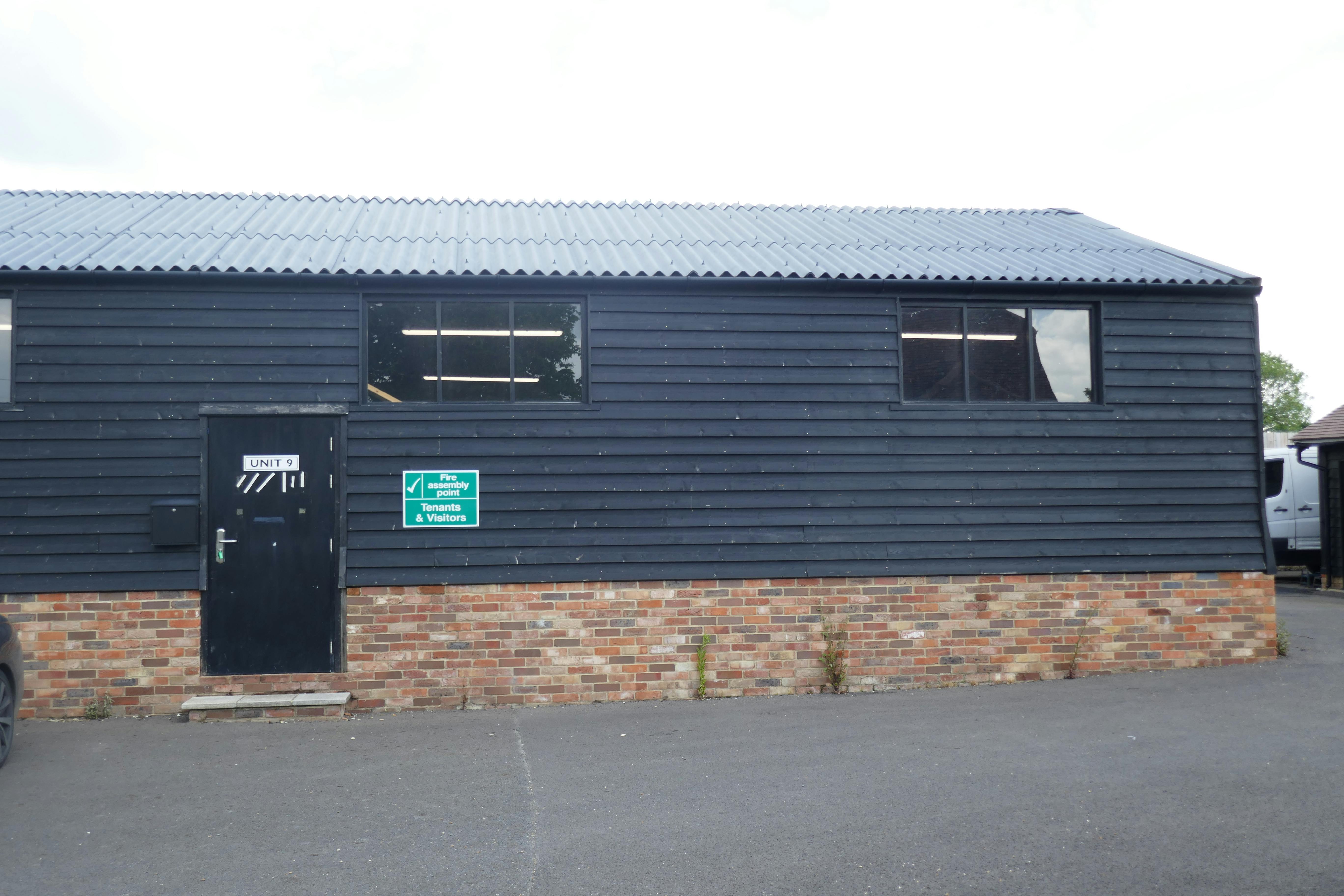 Unit 9, Crumps Farm, Sawbridgeworth, Industrial To Let - P1020919.JPG