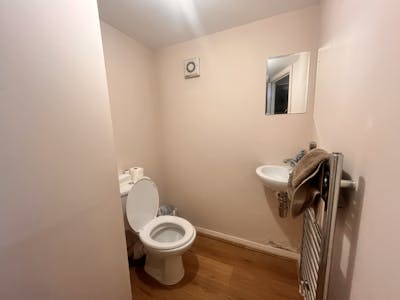 8/10 Victoria Avenue, Harrogate, Office To Let - image00004.jpeg