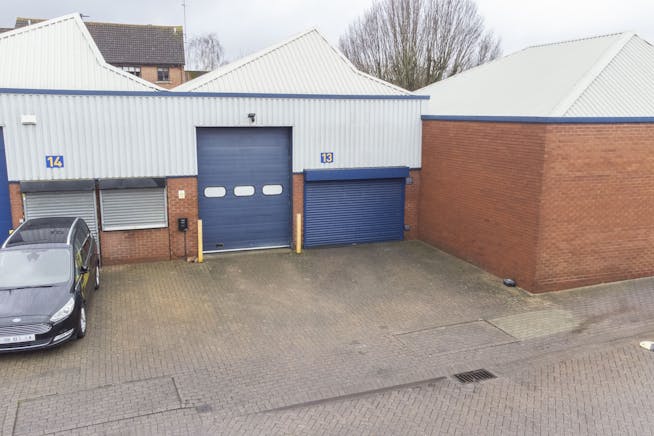 Unit 13, Maple Industrial Estate, Feltham, Industrial / Warehouse To Let - 1 3x2.jpg