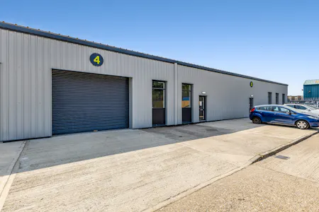 Units 2-4 The Point, Aylesbury, Industrial To Let - 112373_Unit 4 The Point (1).jpg