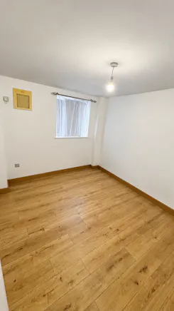 210-212 High Road, Benfleet, Retail To Let - P21 - Store room C.png