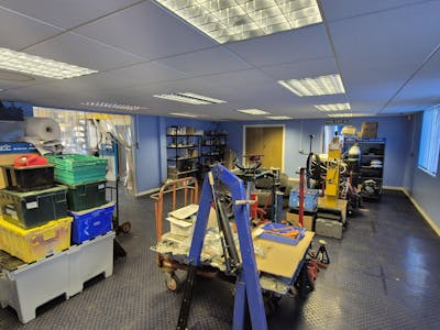 Unit 18, Stockport, Industrial/Logistics / Trade Counter To Let - 20260304_102729.jpg
