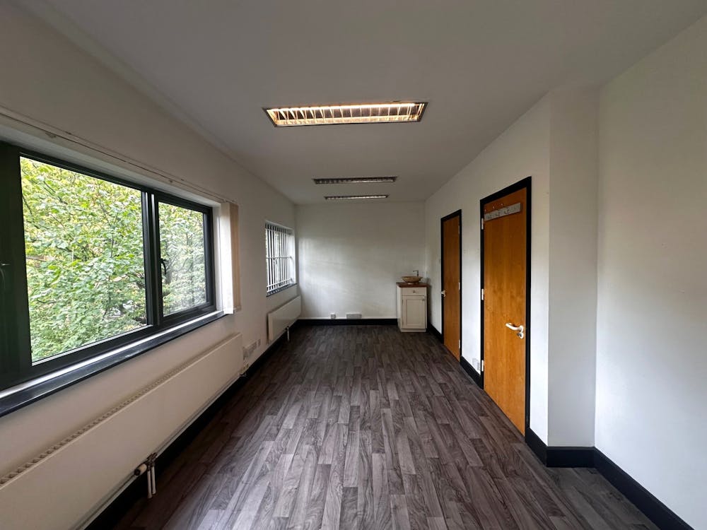 6 Hockley Court - Photo 2.jpg