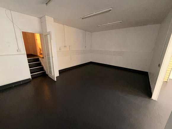 67 Southchurch Road, Southend-on-Sea, Retail To Let - WhatsApp Image 2026-04-07 at 17.10.52.jpeg