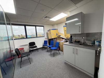 Unit 4, Redditch, Office / Showroom / Trade Counter To Let - IMG_6088.JPG