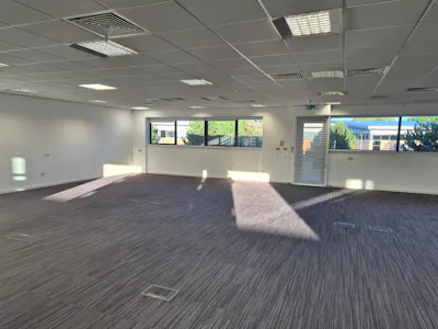 Unit B1, Stockport, Office To Let - 20261022_170054.jpg