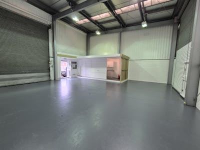 Unit 9, Park Road Industrial Estate, Swanley, Industrial / Warehouse To Let - 20250603_132408.jpg