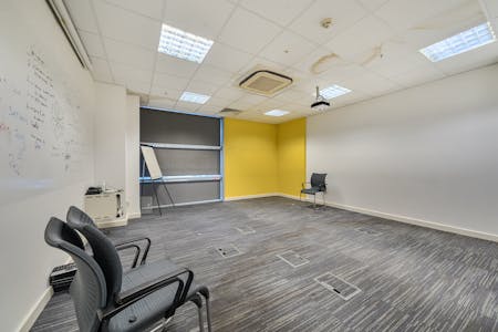 52-58 Commercial Road, London, Office To Let / For Sale - 13595351668d4322bb5d63ARW1.jpg