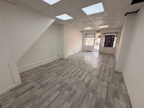 Right Side 97 High Road, Benfleet, Office / Retail To Let - 5386f0d3-f662-4fb0-9e9a-20163a999f2b.JPG