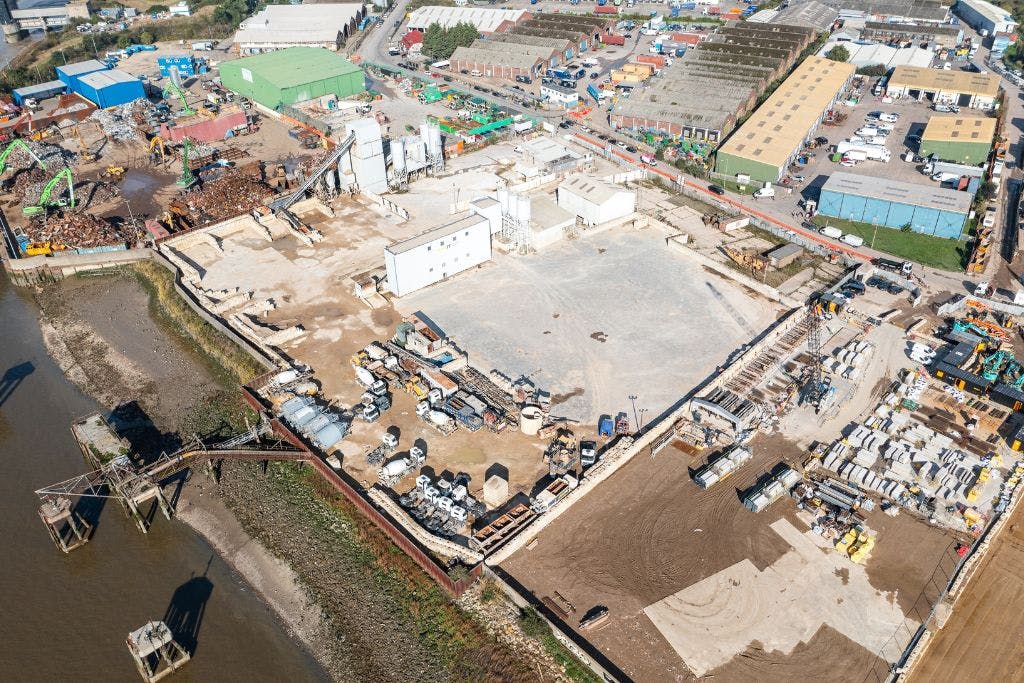 Storage in Barking - photo 2