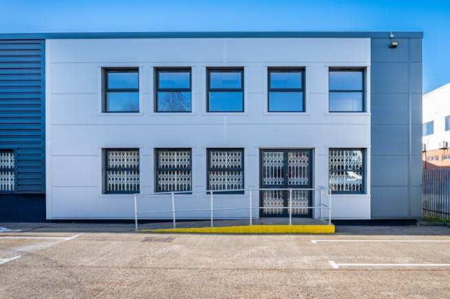 Unit 8, Fairway Trading Estate, Heathrow To Let - UNIT 8 FAIRWAYS HEATHROW_010.jpg