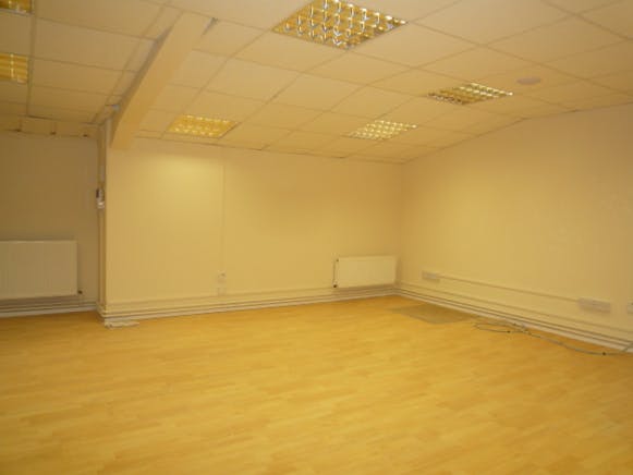 Unit 15 Parkside Centre Temple Farm Industrial Estate, Southend-On-Sea, Industrial To Let - P1070462.JPG