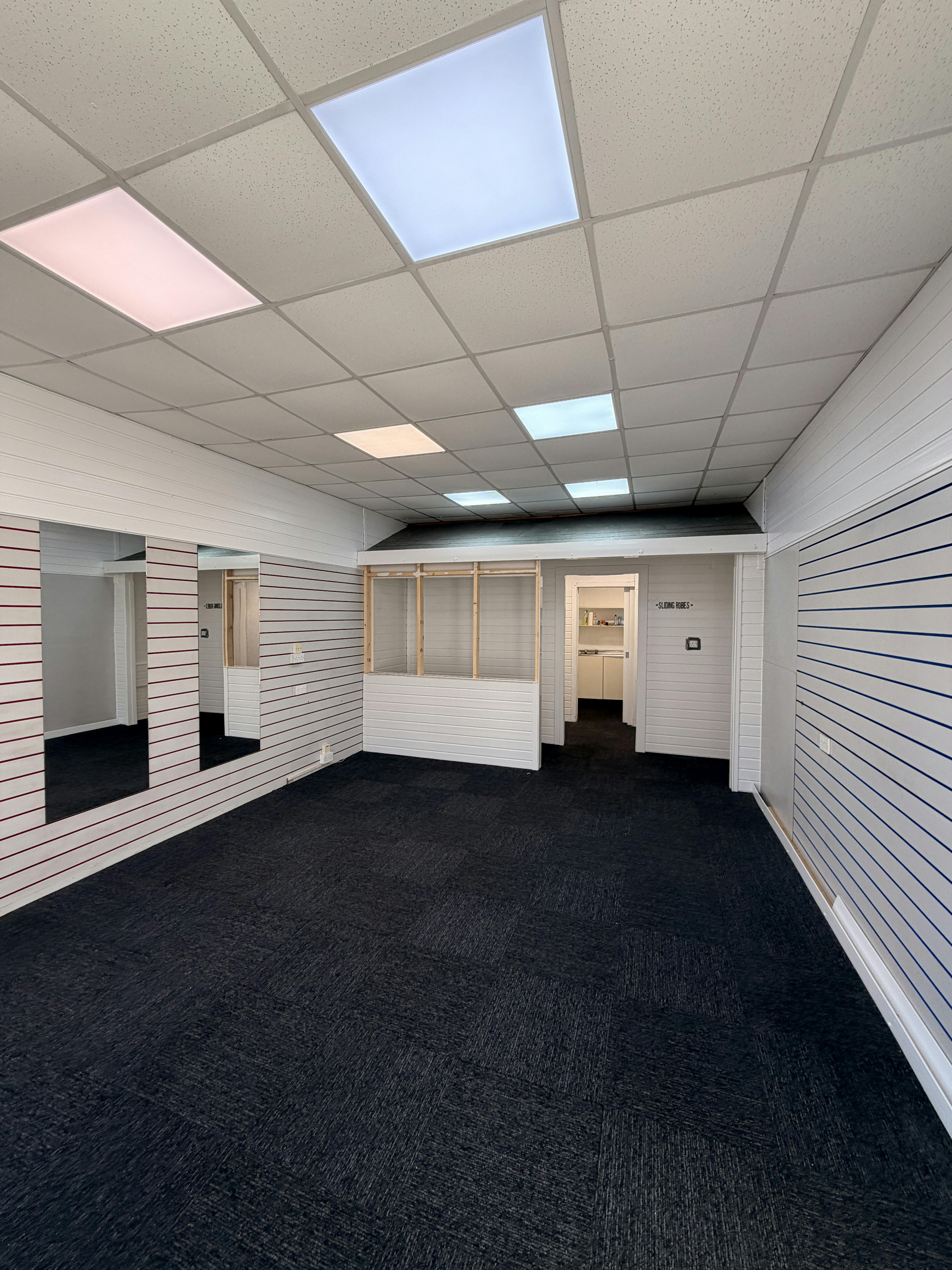 9 Kirk Road - IMG_6835.JPG