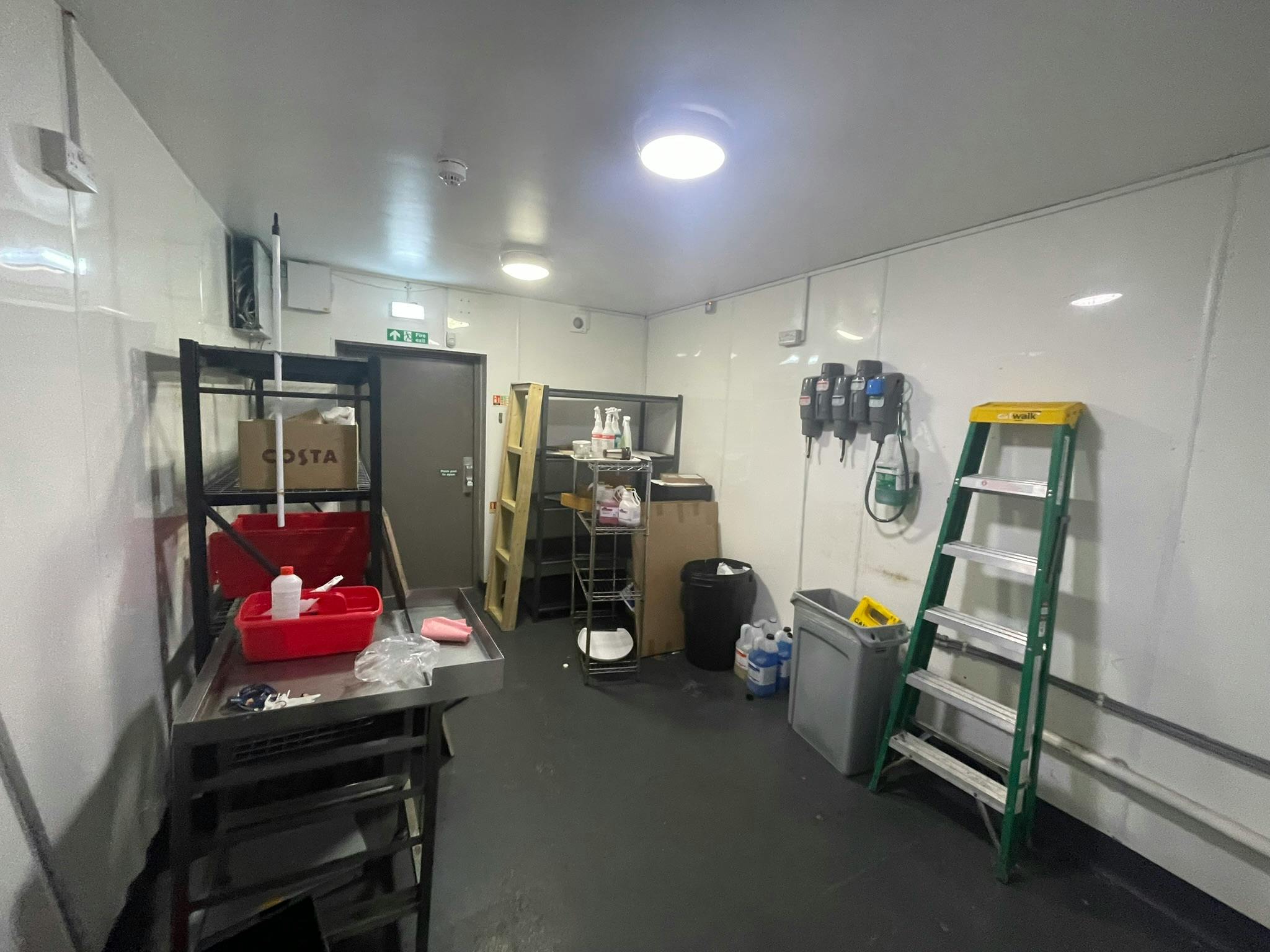 16 High Street, Battle, Retail To Let - IMG_4076.JPEG