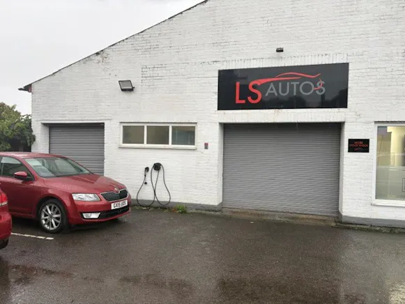 8 Guildford Road, Farnham, Industrial To Let - Front 1.jpg