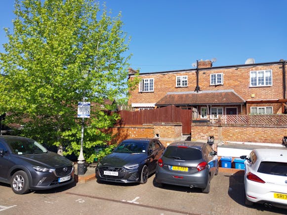 1 Broomhall Buildings, Ascot, Retail For Sale - 20260501_093804.jpg