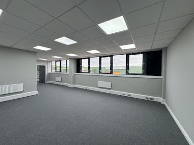 Unit D Valley Park, Watford, Industrial / Light Industrial / Warehouse To Let - IMG_0551.jpg