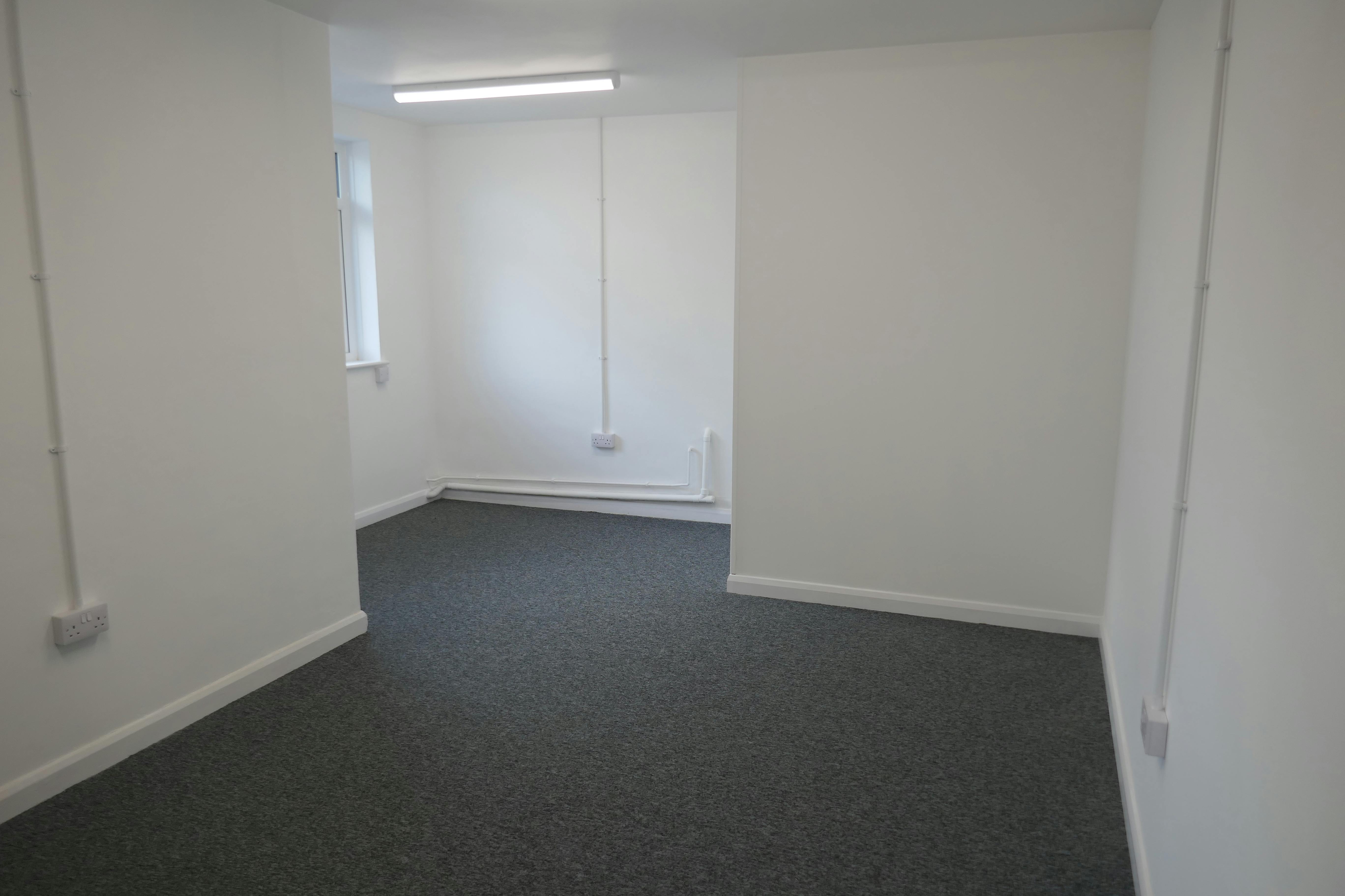 Unit 2 Birchanger Industrial Estate, Stansted Road, Bishop's Stortford, Industrial To Let - P1030874.JPG