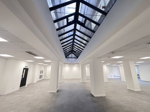 King William House, Bristol, Office To Let - 20260112_140021182_iOS.jpg King William House, Bristol, Office To Let - 20260112_140021182_iOS.jpg