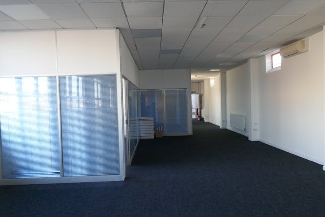 Circle Line House, Harlow, Offices To Let - P1060342.JPG