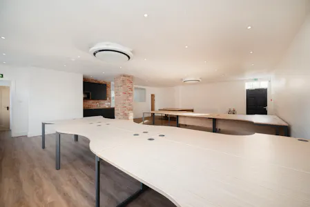 Ground Floor, 3 Theobald Court, Borehamwood, Office To Let - P07.jpg