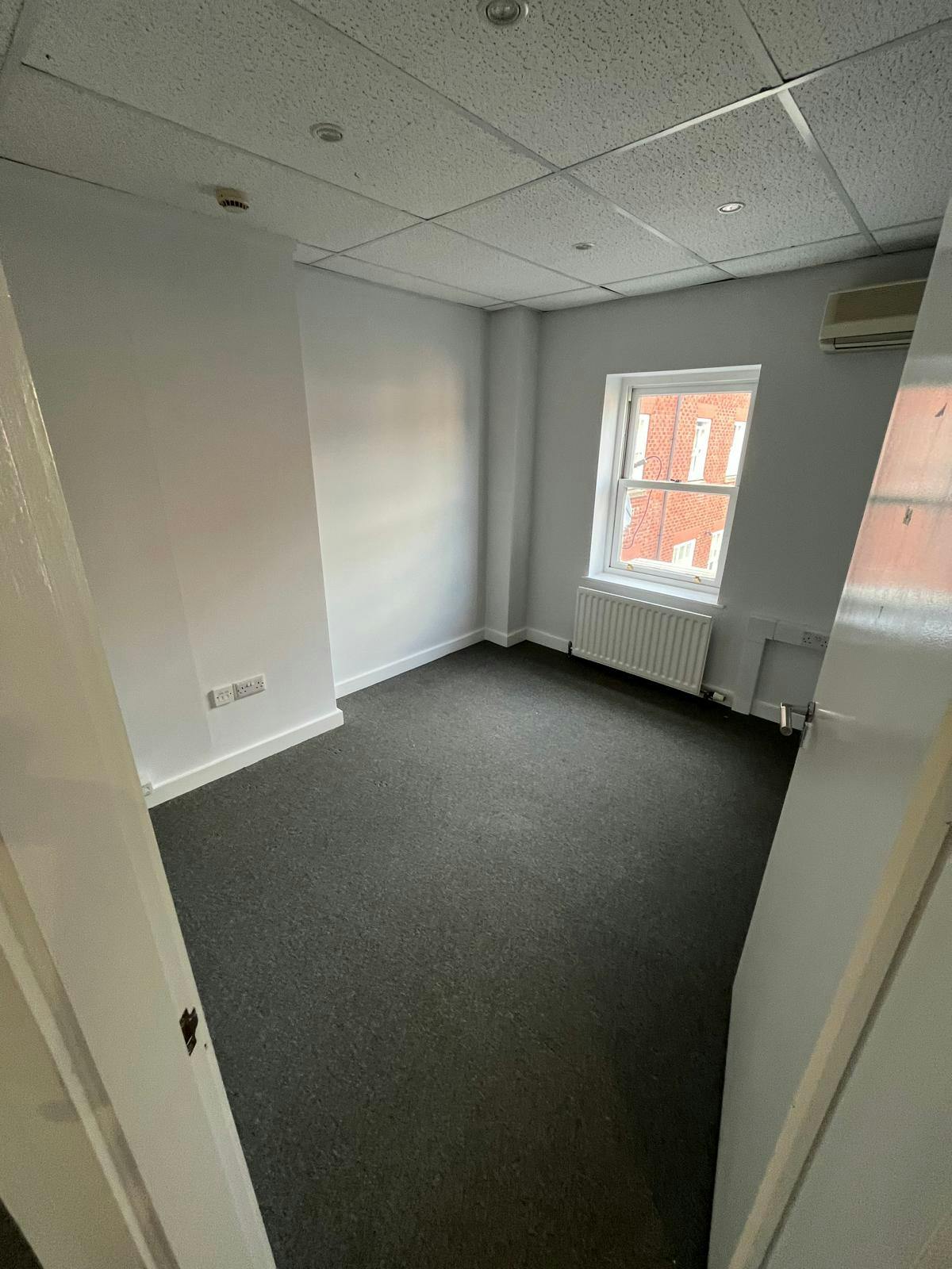 Churchill Chambers, Churchill Way, Macclesfield, Offices / Retail To Let - IMG20250327WA0022.jpg