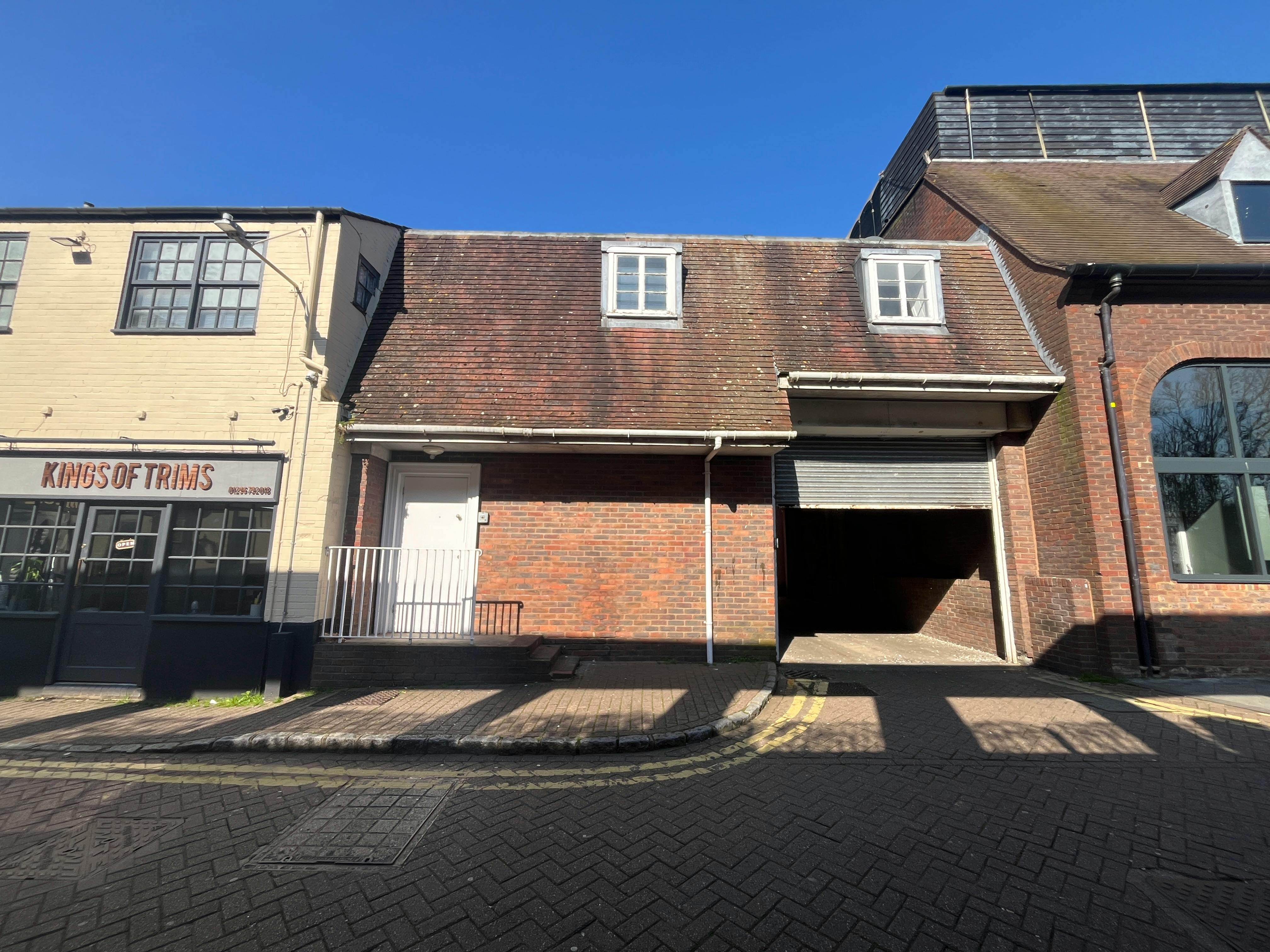 First Floor Offices, 34 Market Square, Aylesbury, Offices To Let / For Sale - 20260319_110335892_iOS.jpg