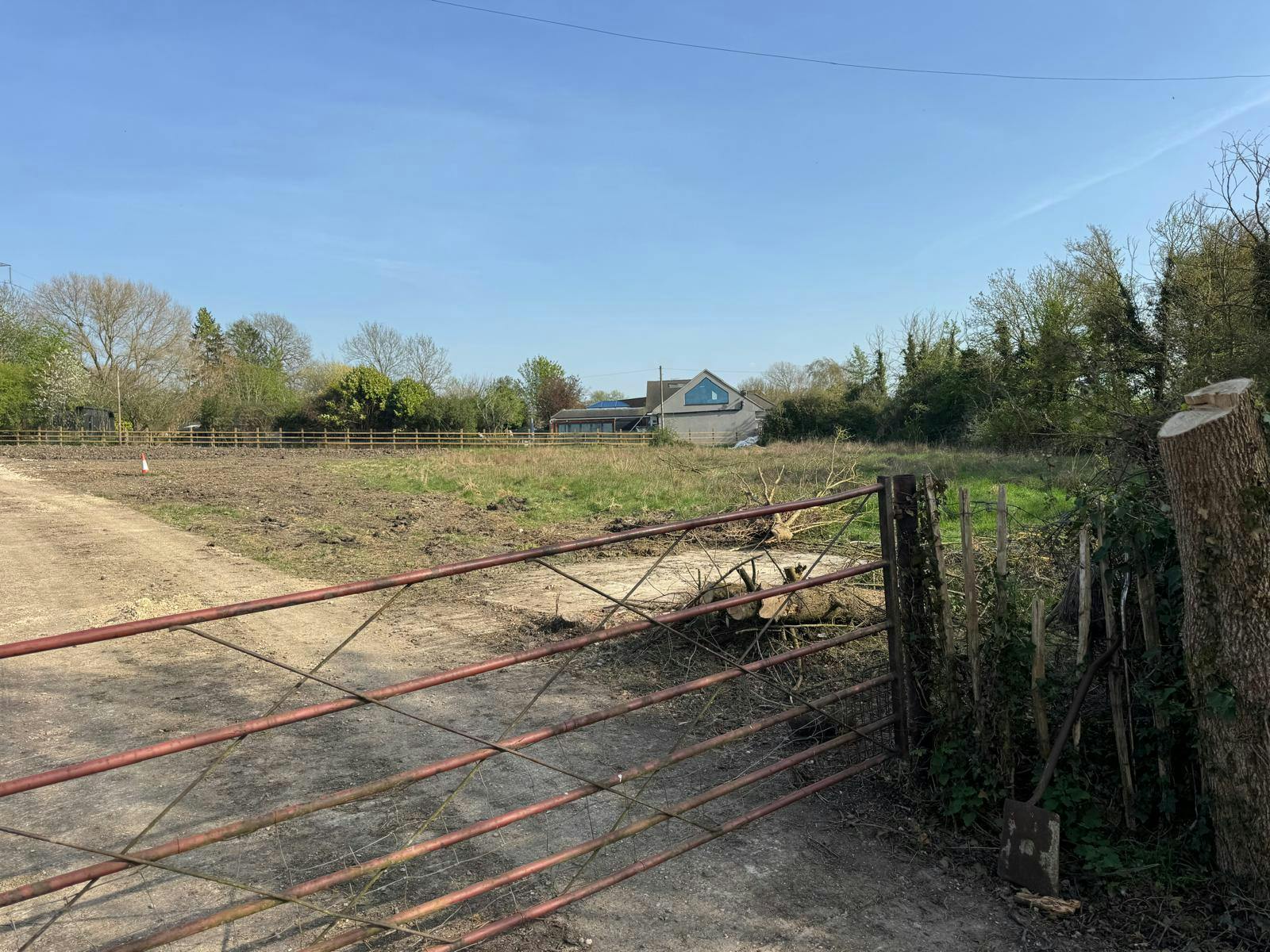 Open Storage Site Terrick, Aylesbury, Land For Sale - 20260416_121853559_iOS.jpg