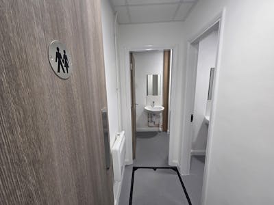 Unit 560, Salford, Industrial/Logistics To Let - F.jpg