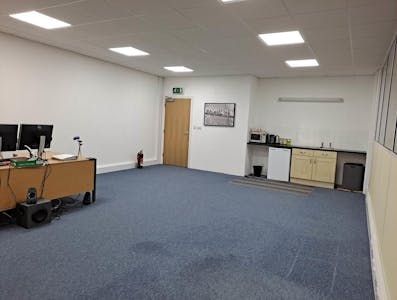 Unit 30 Chess Business Park, Chesham, Industrial To Let - Unit 30 Moor Road mezzanine main office3.jpg