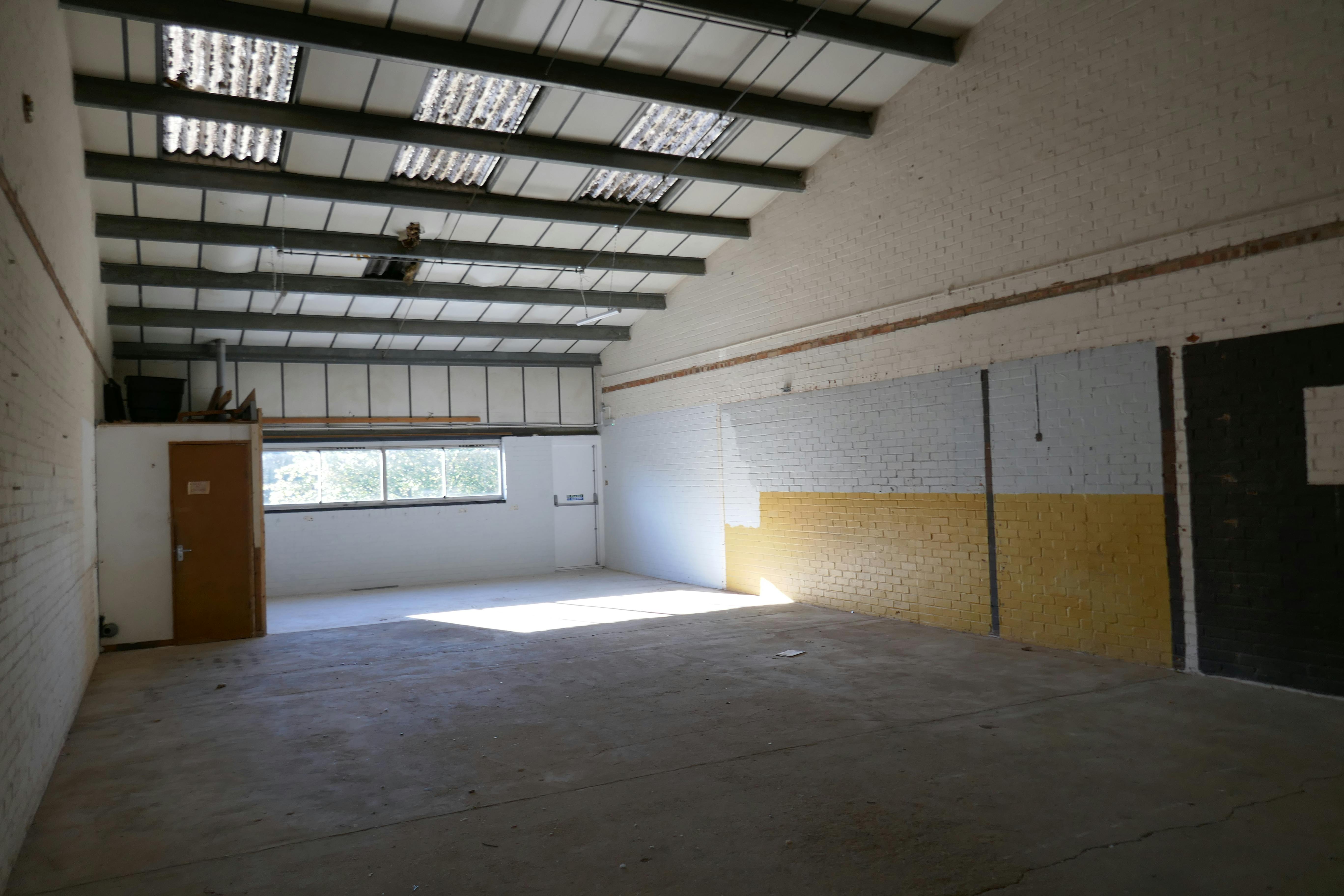 Units 32-33,34,37,38,39, Oakwood Hill, Loughton, Other / Offices / Other To Let - P1030908.JPG