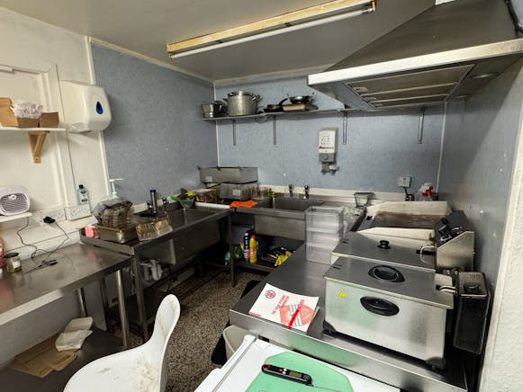 Cafe & Deli To Let, 7 Westwood Square, Glasgow To Let - IMG_0392.jpg