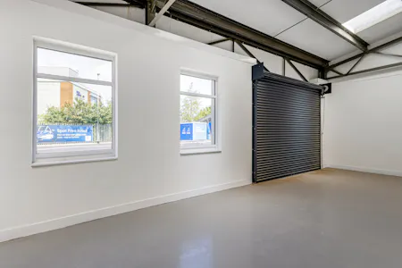 Units 4 The Point, Aylesbury, Industrial To Let - 112373_Unit 4 The Point (11).jpg