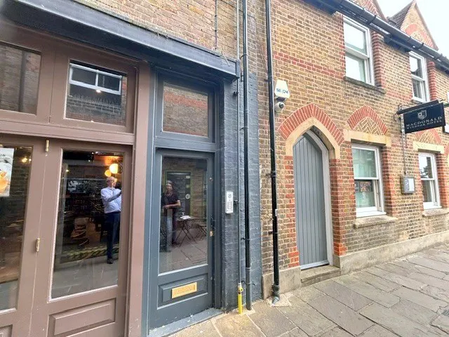 2 Acre Passage, Windsor, Office / Retail To Let - Front Area i.jpg