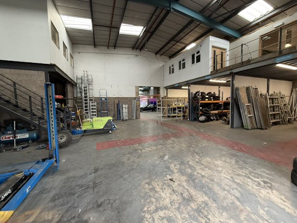 Unit 6 Tower Industrial Estate, Eastleigh, Industrial To Let - IMG_5483.JPEG