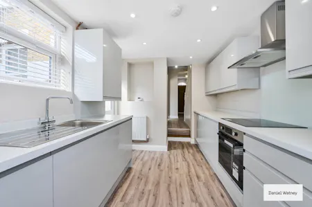 Frobisher Street, London, Terraced house To Let - Kitchen