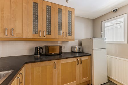 Showroom / Warehouse unit, 4-12 Kempson Close, Aylesbury, E (Commercial / Business / Service) / Industrial / Retail To Let - 101955_4-12-Kempson-Close-Gatehouse-Way (23).jpg