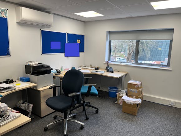 Units A & C Knaves, Beech Way, High Wycombe, Offices To Let - 20250121_122810193_v1.jpg