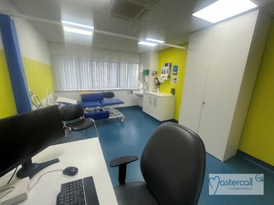 International House, Stockport, D1 (Non Residential Institutions) / Leisure / Office / Retail To Let - watermarked_clinical_rooms4.jpg