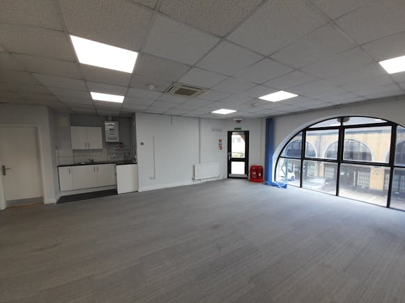 Faraday Court, Basingstoke, Offices To Let - 20250915_132228.jpg