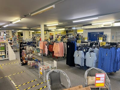 11 Causeway Street, Kidwelly, Retail To Let / For Sale - Internal.jpg