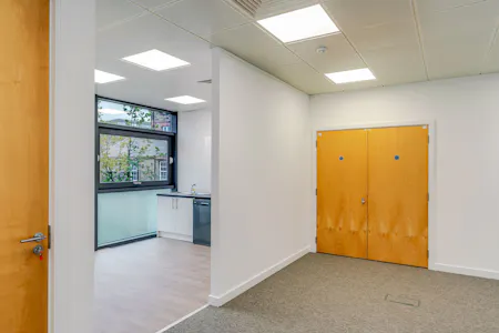 Nova House, 3 Ponton Street, Edinburgh, Office To Let - Edits-11.jpg