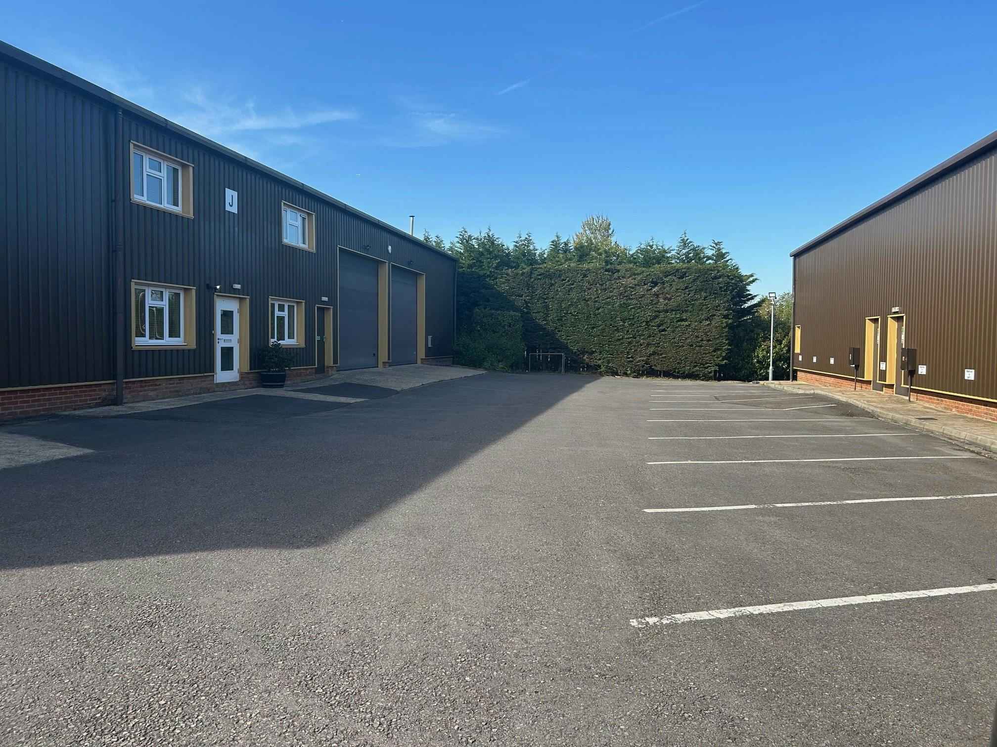 Unit J, Lambs Farm Business Park, Reading, Industrial To Let - 2.jpg