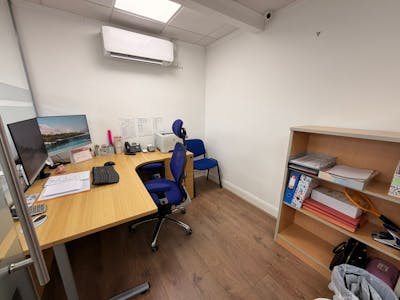 124 London Road, Benfleet, Office / Retail To Let - WhatsApp Image 2026-03-16 at 16.02.31 (4).jpeg