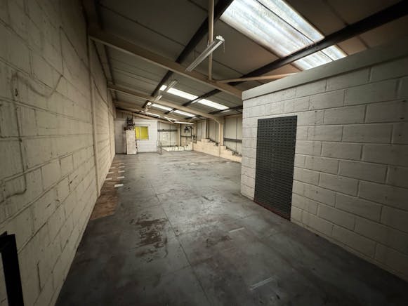 Unit 2 Corton Trading Estate, Benfleet, Industrial To Let - IMG20250404WA0010.jpg