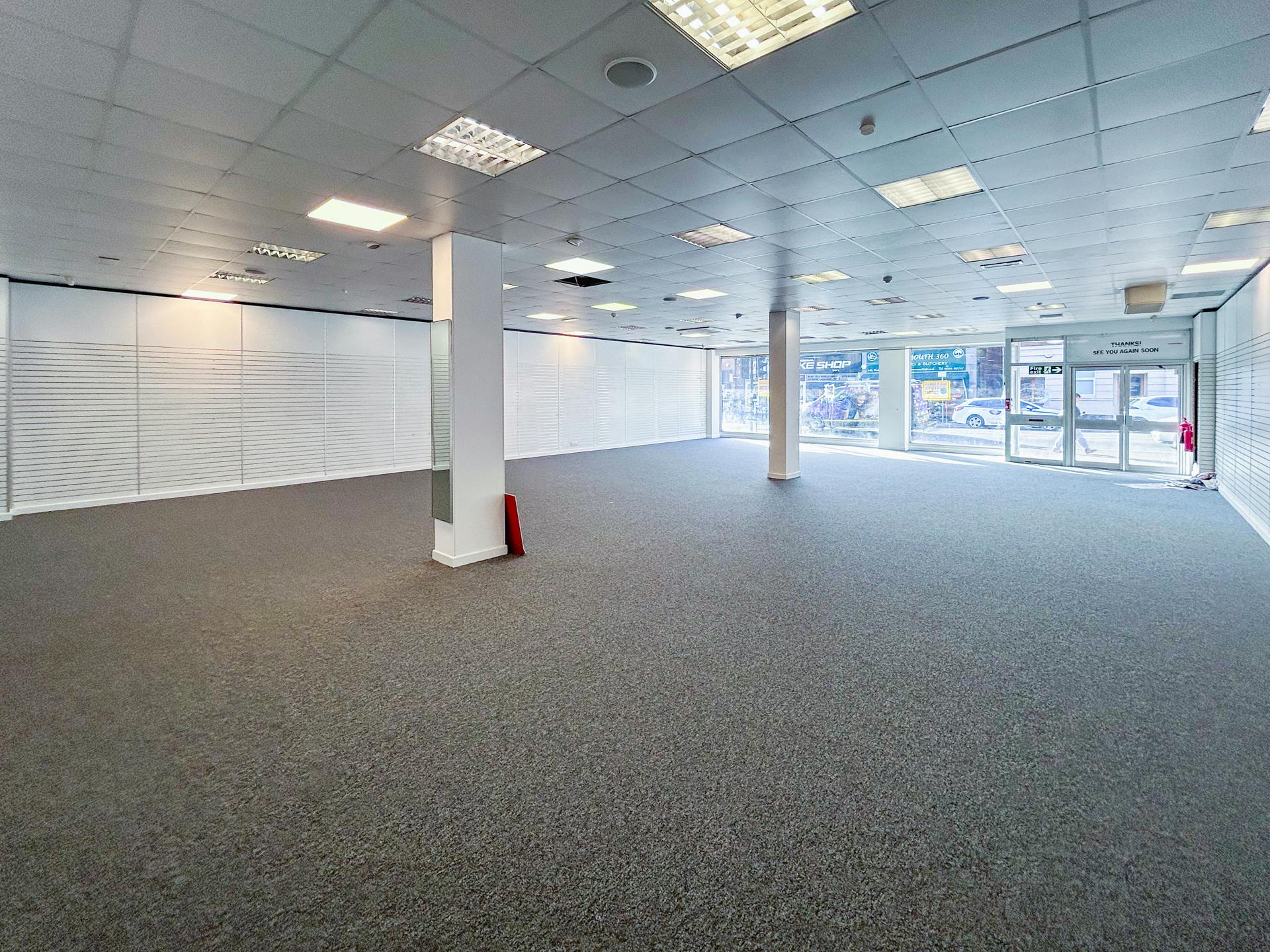 Retail/Shop in Bournemouth - photo 2