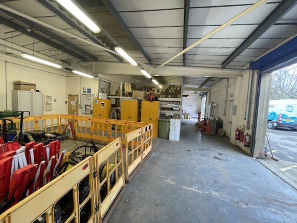 Units 1&2, Hastings, Industrial To Let - IMG_3936.JPEG